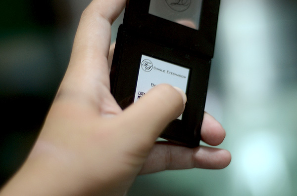 Fanny Serrano Eyeshadow: Case