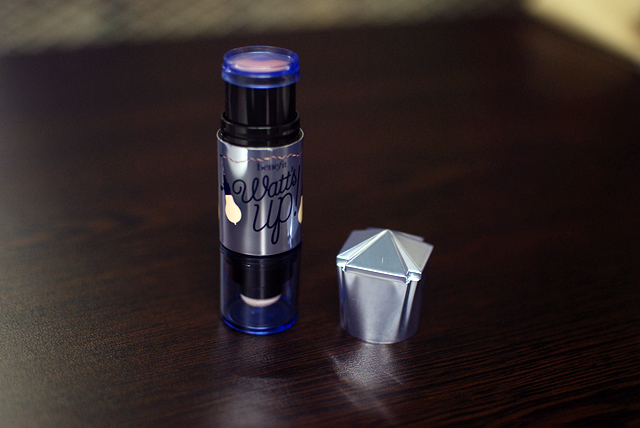 Benefit - Watt's Up! -  Packaging Open