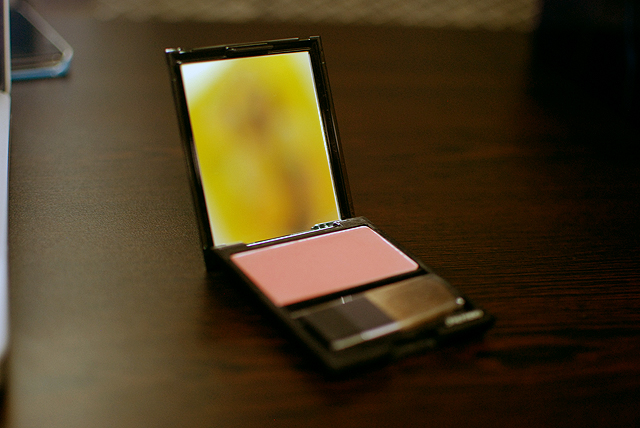 Shiseido Luminizing Satin Face Color - RS302 - Tea Rose - Compact