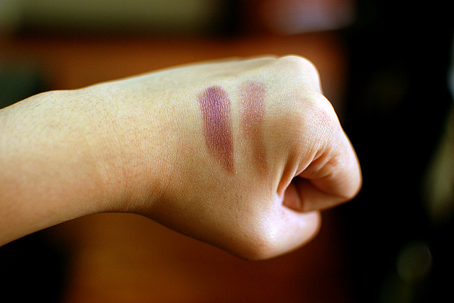 Benefit - Creaseless Cream Shadow Liner - Stiletto - Swatch