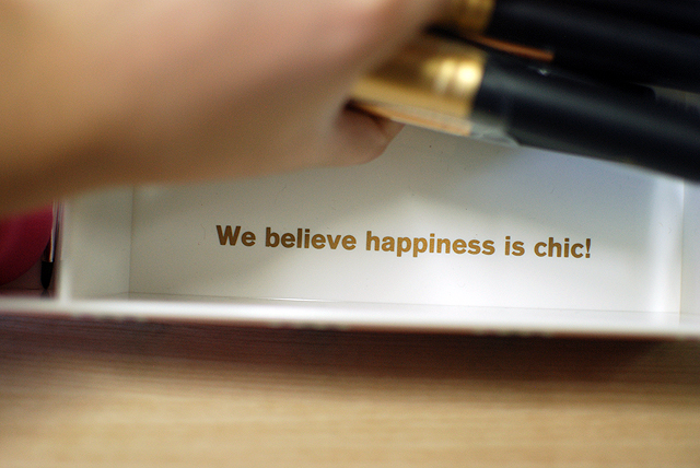 bareMinerals x Jonathan Adler - LE Set - Inside Box