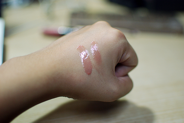 Urban Decay - Naked 2 - Lip Junkie Naked Swatches