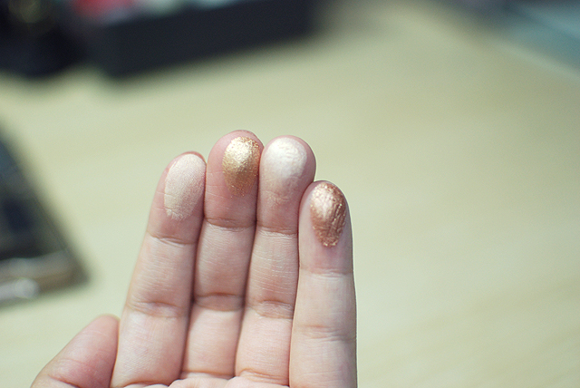 Urban Decay - Naked 2 - Swatches 1