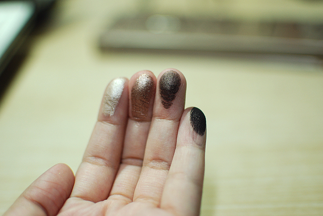 Urban Decay - Naked 2 - Swatches 3