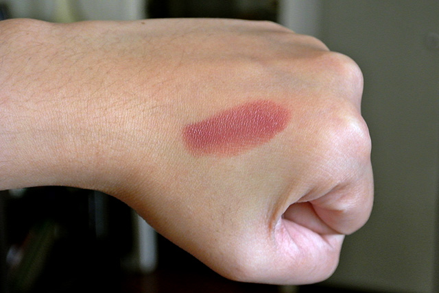 Le Metier de Beaute Lipstick - Bondi Beach Swatch