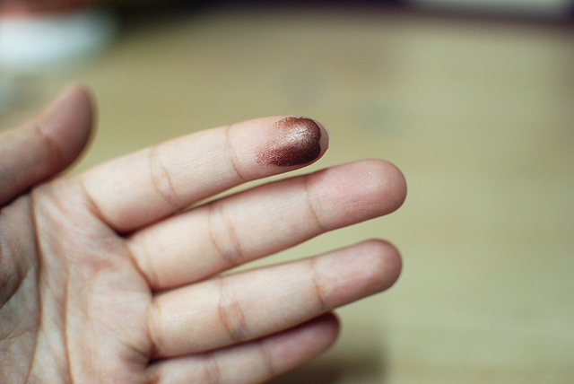 shu uemura eyeshadow ME medium brown 885 - swatch