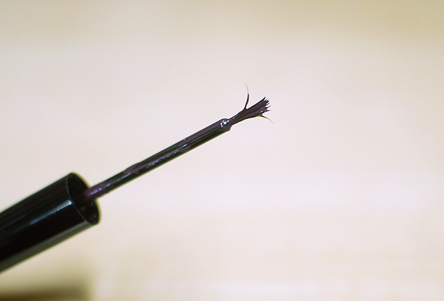 Le Metier de Beaute - Indelible Inks - Castalia Bristles