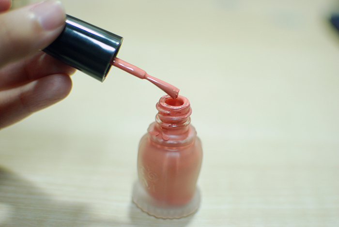 Majolica Majorca Cream de Cheek - Bottle