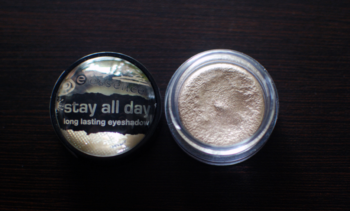essence - stay all day - long lasting eyeshadow - glammy goes to