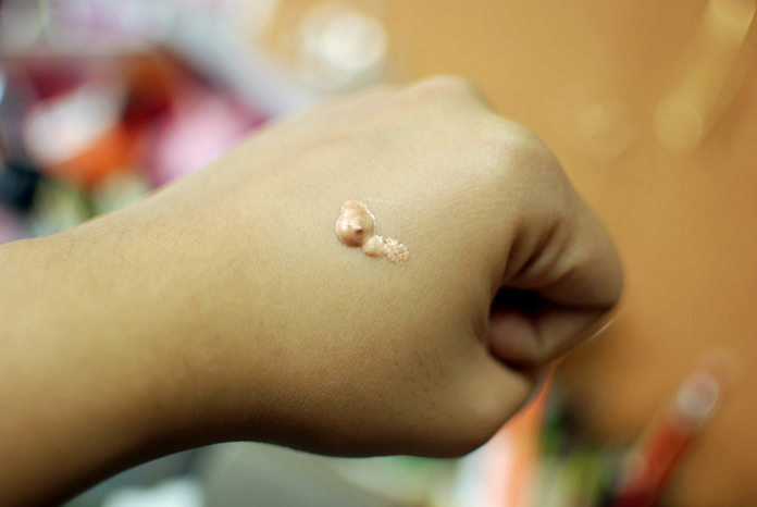 BECCA - SSP - Opal - Swatch