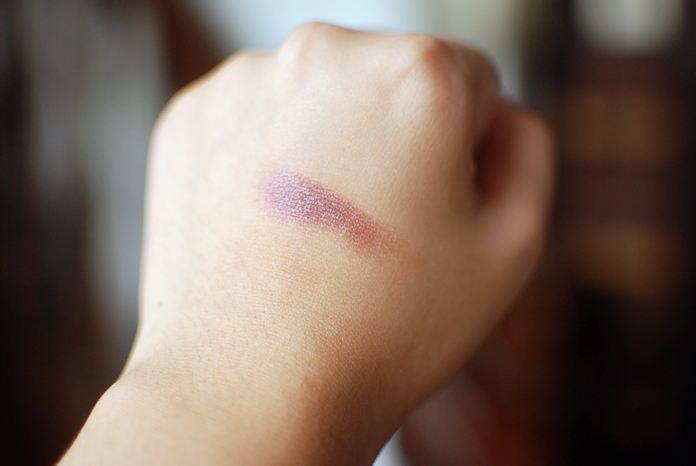 Le Metier de Beaute - Alexandrite - Swatch