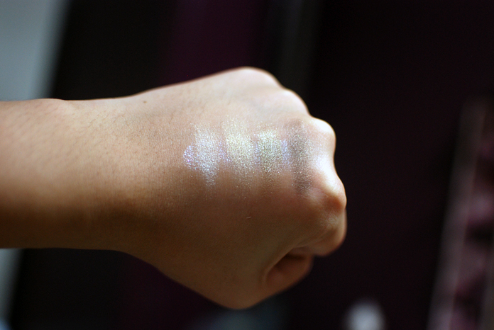 Maybelline LuminEyes - Khaki Swatches