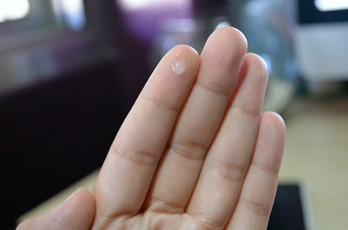 Ellana Makeup Primer - Hand