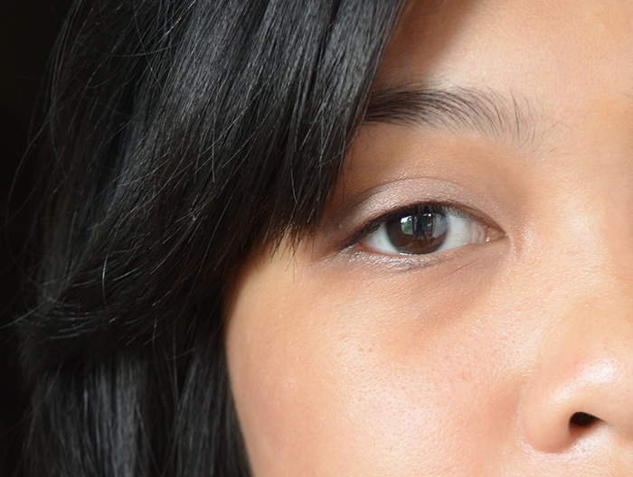 Ellana Minerals - Primer and Foundation - Face Closeup