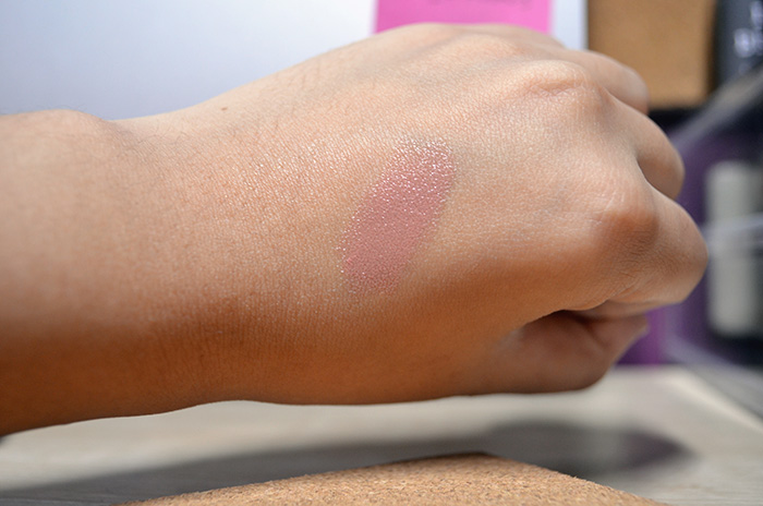 Le Metier de Beaute Hydra-Creme Lipstick in Cashmere - Swatch