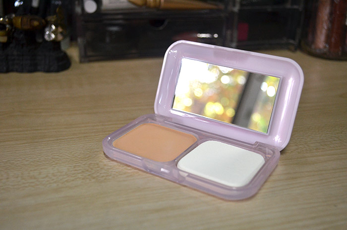 Maybelline Powder - Open Case