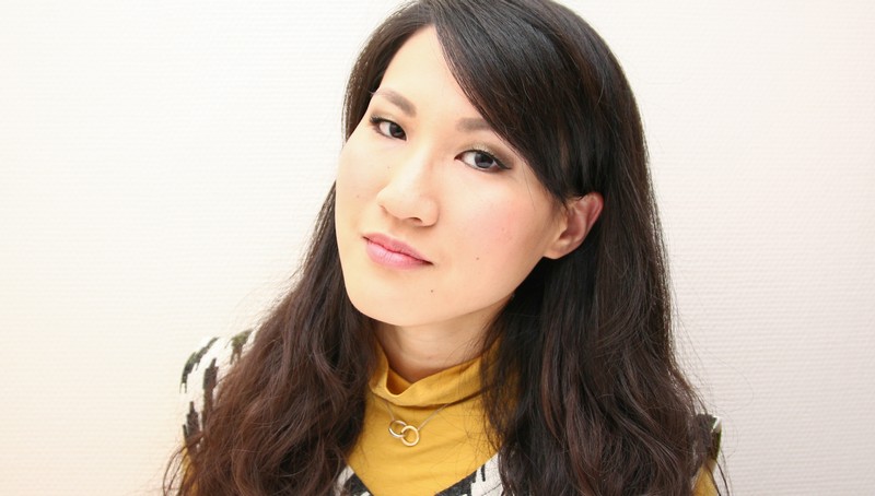 khaki eyes, coral cheeks & lips