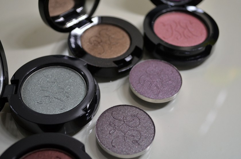 Rouge Bunny Rouge - Long-Lasting Eyeshadows - Pans 1