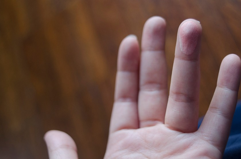 Hourglass Ambient Lighting Blush - Diffused Heat - Finger Swatch