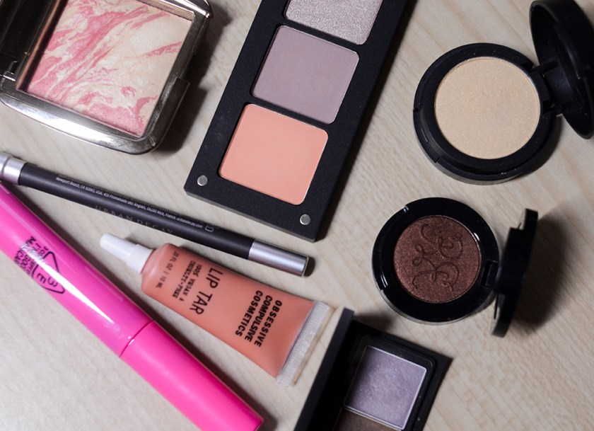 MUH - GR - Detaile (rouge-bleu) - Products