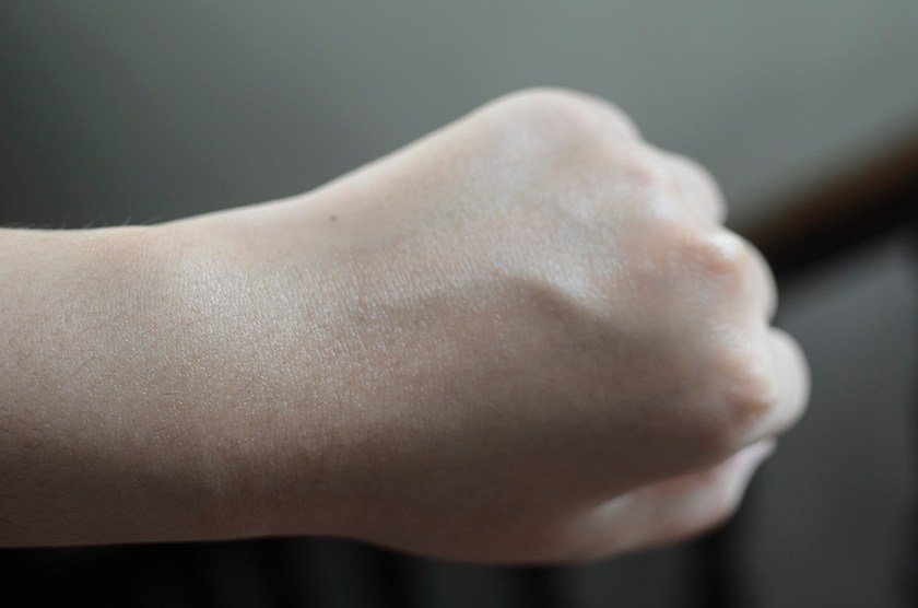 Dermal - Bee Venom Relaxing Cream - Swatch, Blended