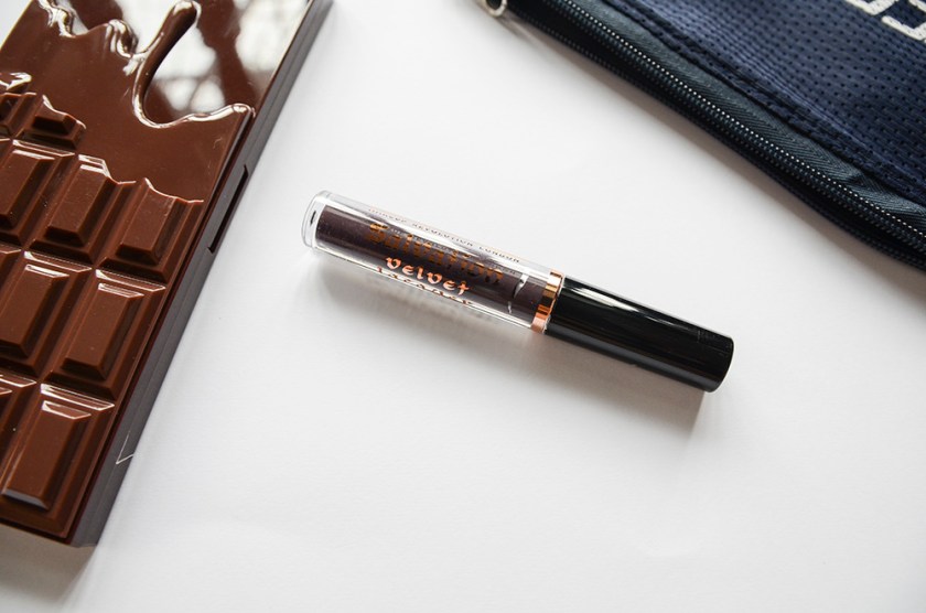 Makeup Revolution - Salvation Velvet Lip Lacquer Black Heart